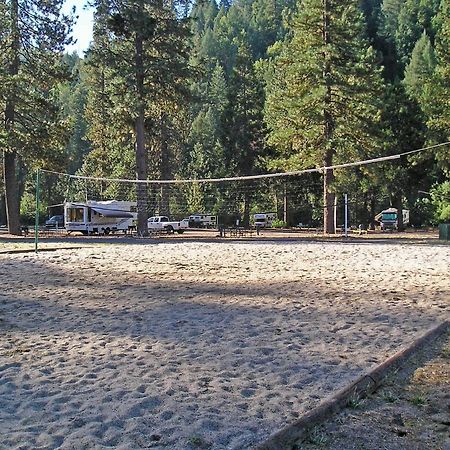 Yosemite Lakes Bunkhouse Cabin 27 Harden Flat Exterior foto