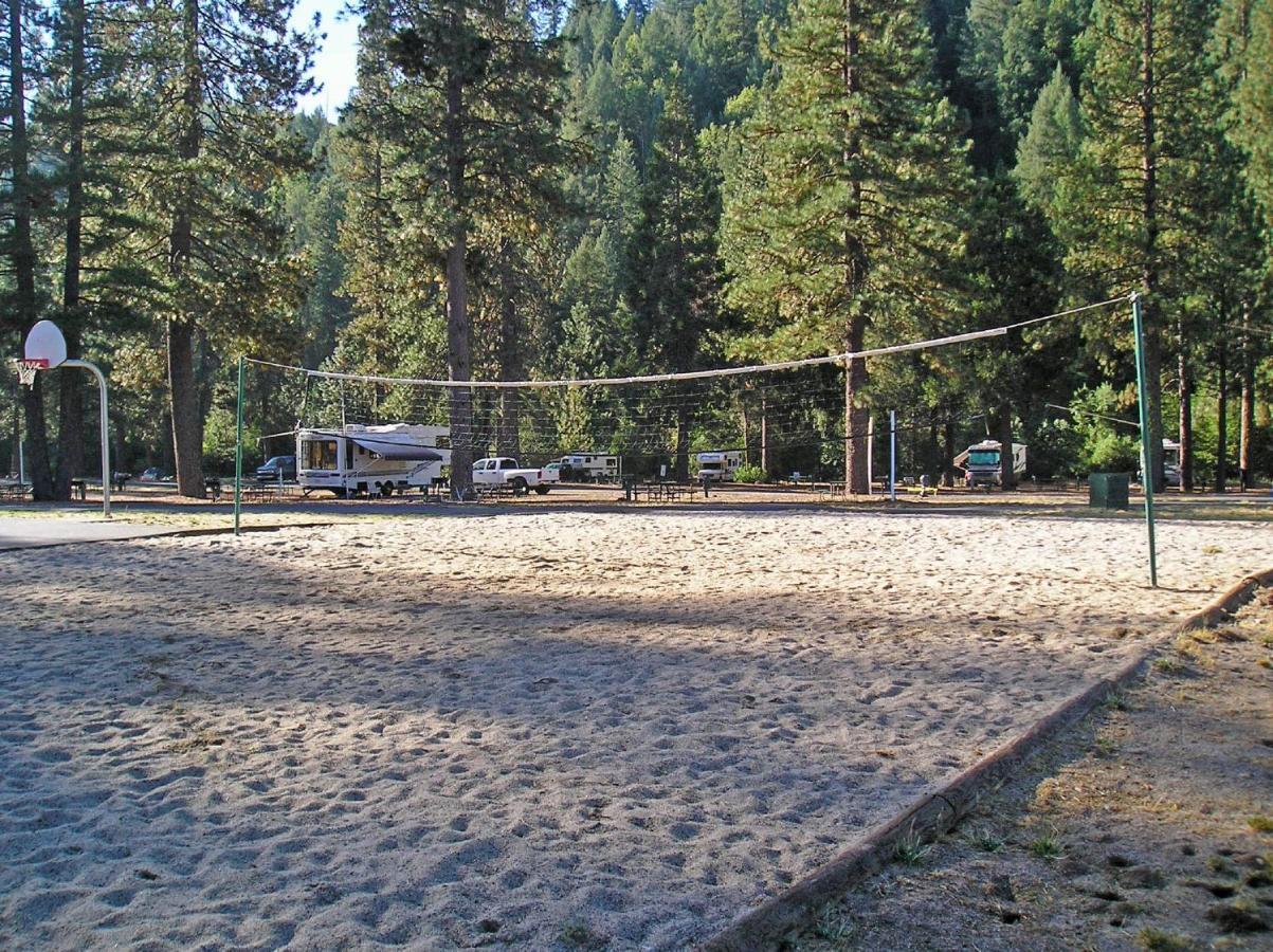 Yosemite Lakes Bunkhouse Cabin 27 Harden Flat Exterior foto
